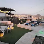 Semesterbostad Charming Holiday In Arona With Private Heated Pool *