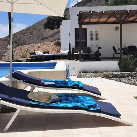 Charming Holiday In Arona With Private Heated Pool