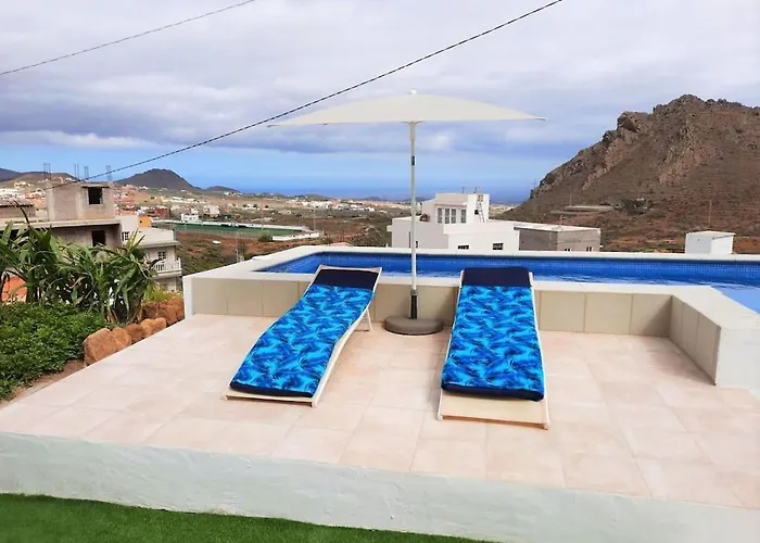 Charming Holiday In Arona With Private Heated Pool בית נופש *