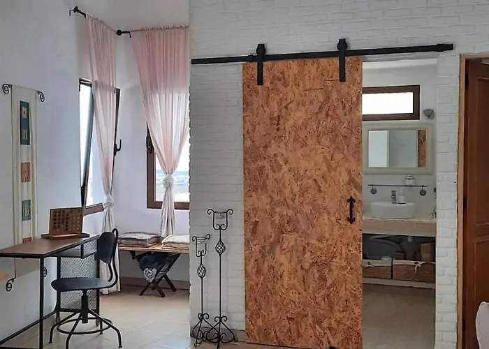 Charming Holiday In Arona With Private Heated Pool * ארונה