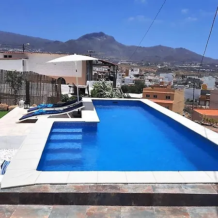 Charming Holiday In Arona With Private Heated Pool Vakantiehuis *
