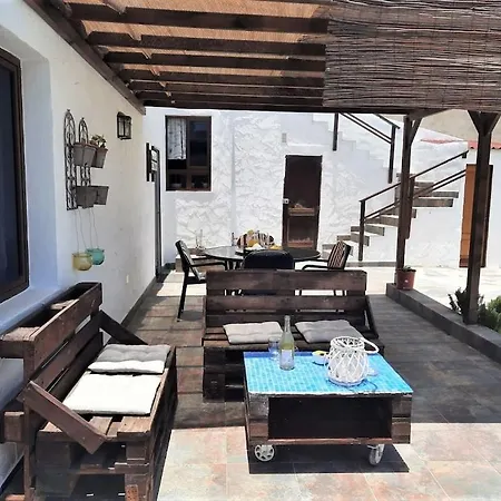 Vakantiehuis Charming Holiday In Arona With Private Heated Pool Arona (Tenerife)